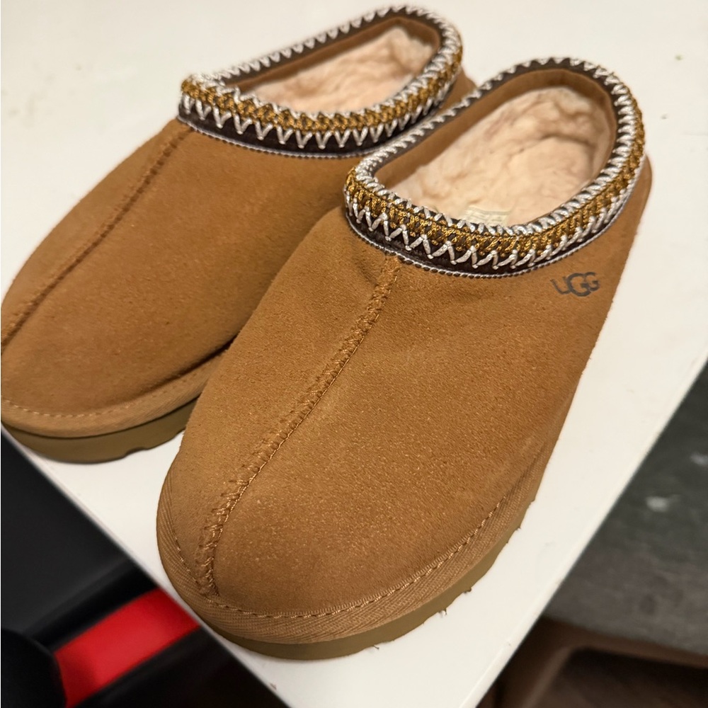 UGG tazman slippers size 7